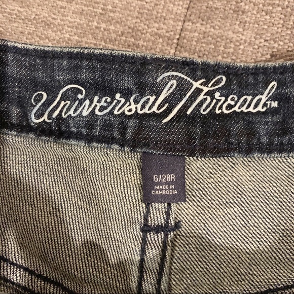 NWT Universal Threads high rise jean shorts 6 - Picture 5 of 9